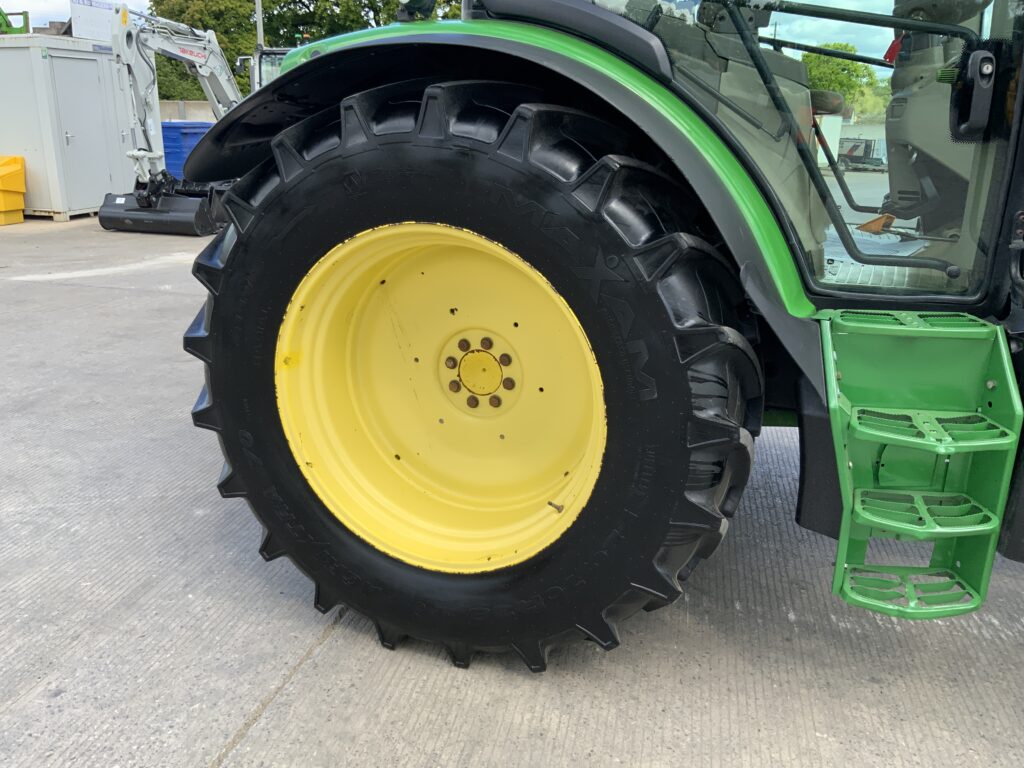 John Deere 6105R Tractor (ST26571)
