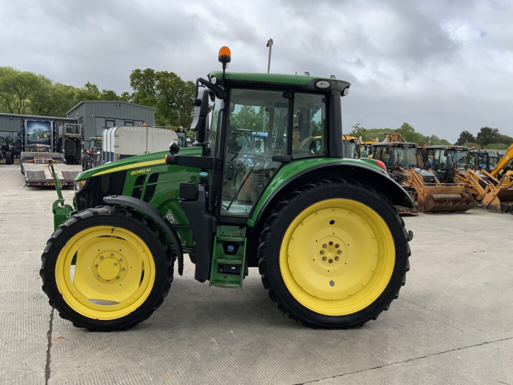 John Deere 6090M Tractor (ST26117)