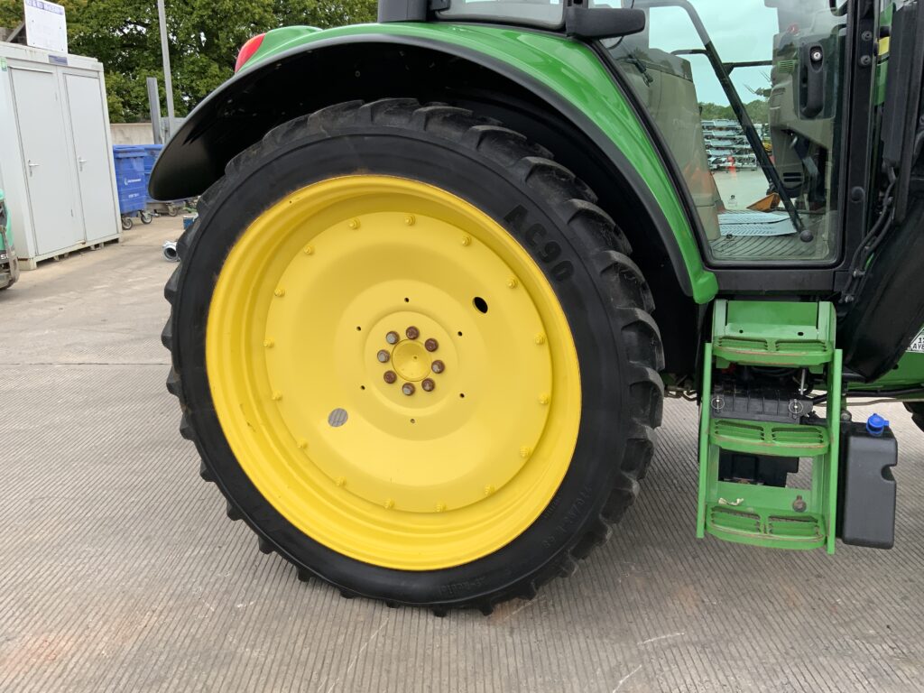 John Deere 6090M Tractor (ST26117)
