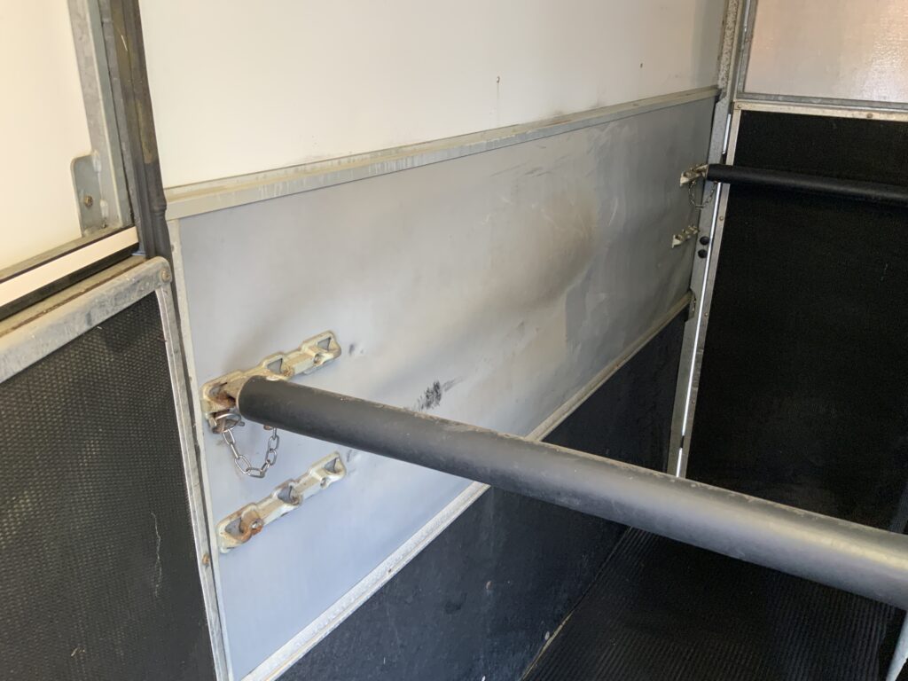Ifor Williams HB510R Twin Axle Horse Box Trailer