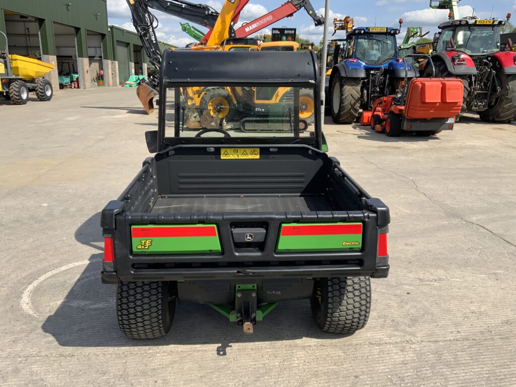 John Deere TE 4X Electric Gator (ST26349)