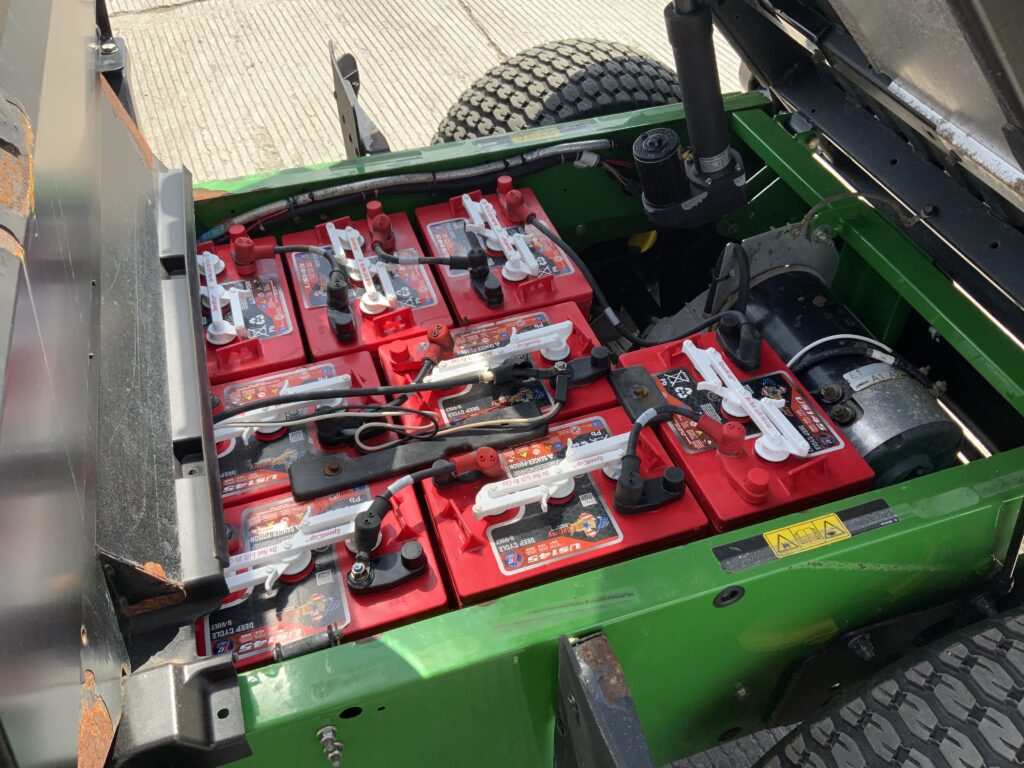 John Deere TE 4X Electric Gator (ST26349)