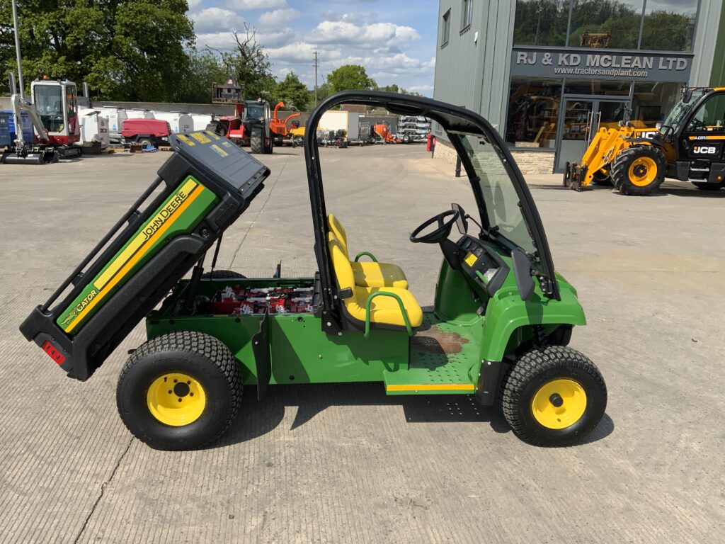 John Deere TE 4X Electric Gator (ST26349)