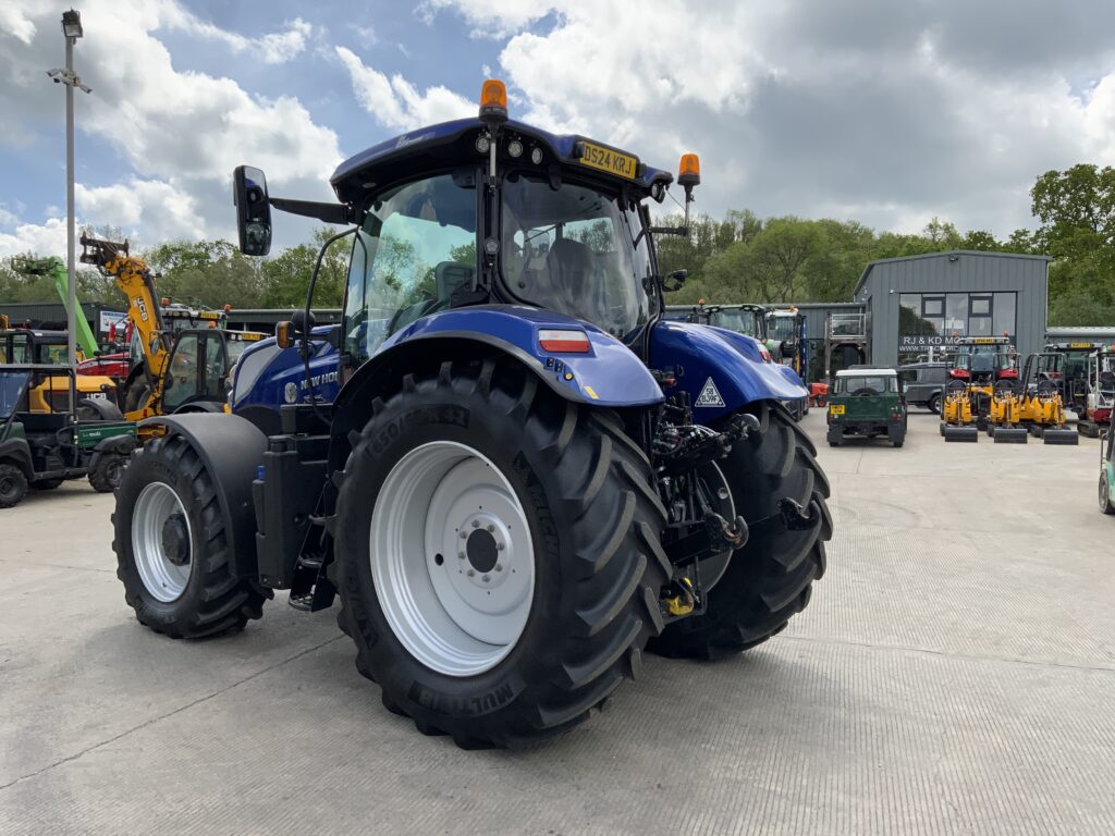 New Holland T7.225 Blue Power Tractor (ST26639)
