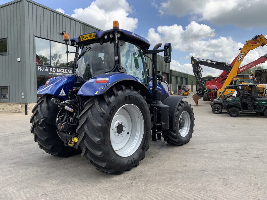 New Holland T7.225 Blue Power Tractor (ST26639)