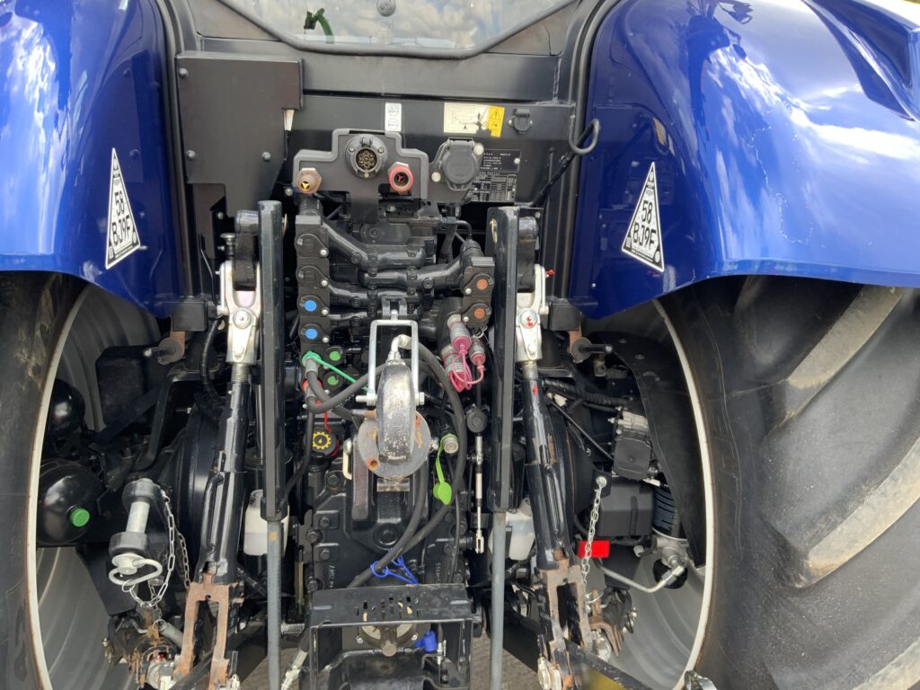 New Holland T7.225 Blue Power Tractor (ST26639)