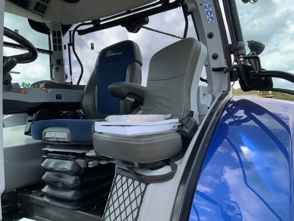 New Holland T7.225 Blue Power Tractor (ST26639)
