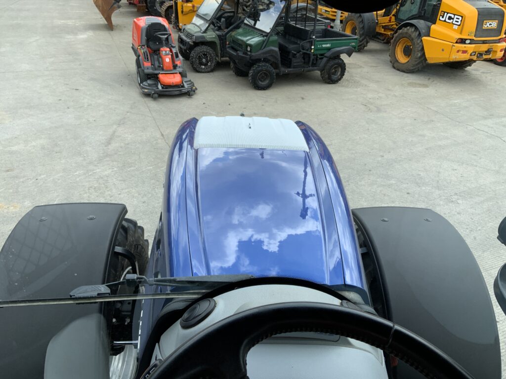 New Holland T7.225 Blue Power Tractor (ST26639)