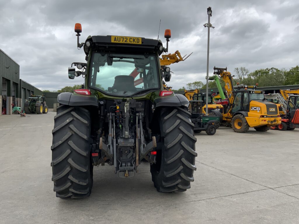Valtra G135 Active Tractor (ST26596)