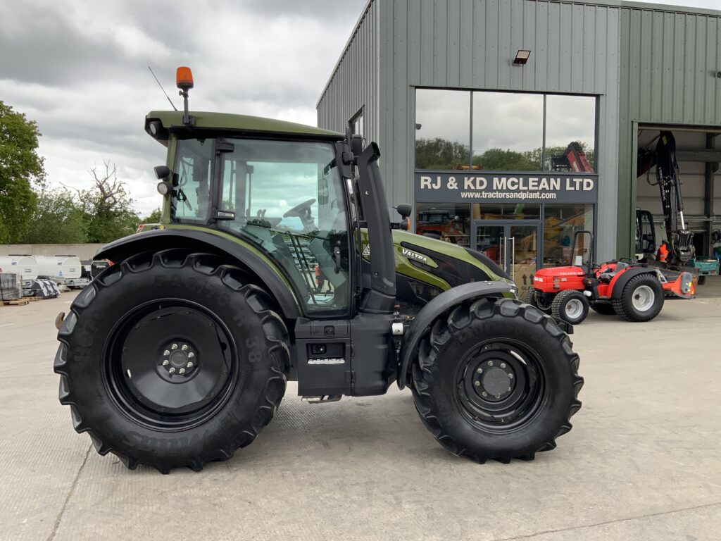Valtra G135 Active Tractor (ST26596)