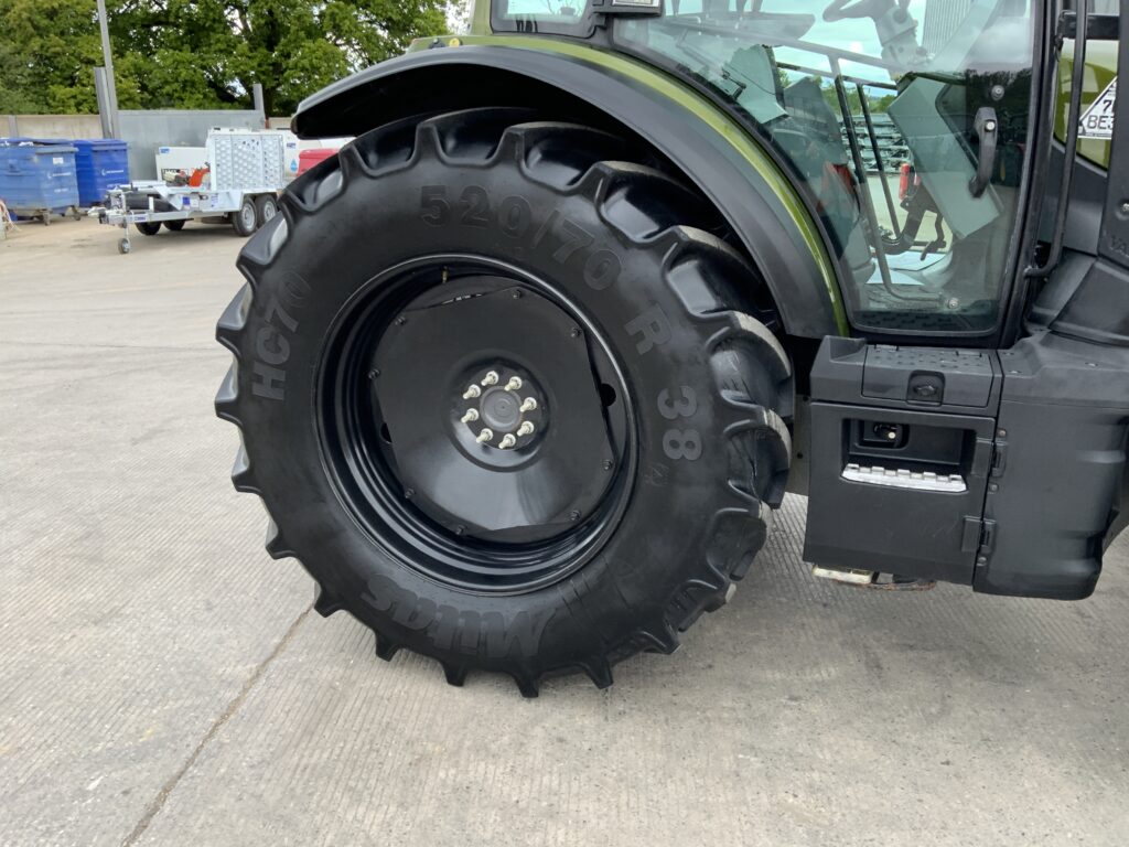 Valtra G135 Active Tractor (ST26596)