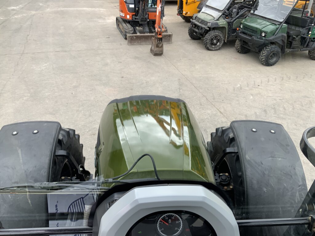 Valtra G135 Active Tractor (ST26596)