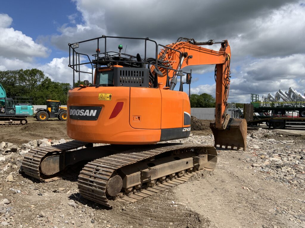 Doosan DX225 LCR-5 Digger (ST26517)