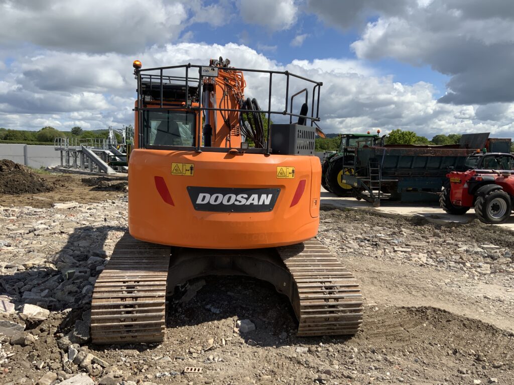 Doosan DX225 LCR-5 Digger (ST26517)