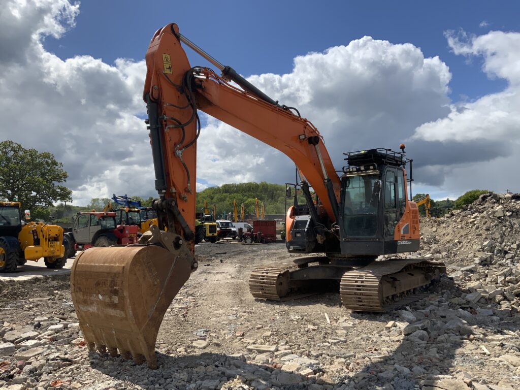 Doosan DX225 LCR-5 Digger (ST26517)