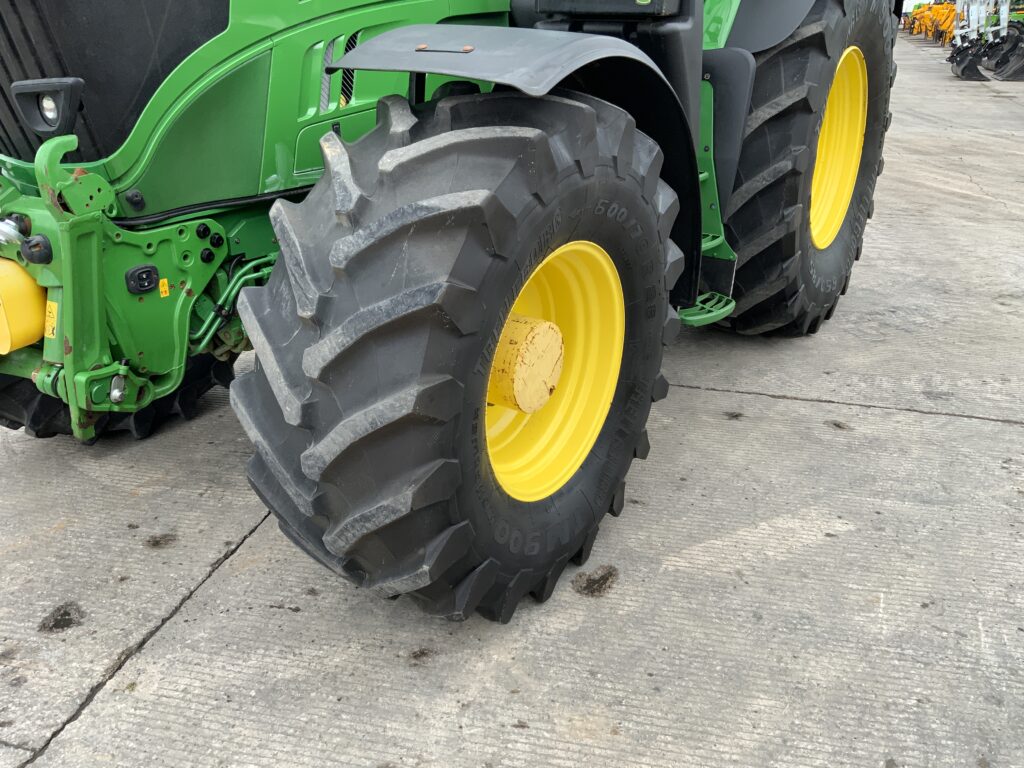 John Deere 6215R Premium Edition Tractor (ST26207)