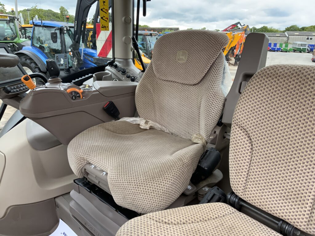 John Deere 6215R Premium Edition Tractor (ST26207)