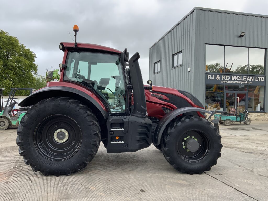 Valtra T174 Versu Unlimited Tractor (ST26322)