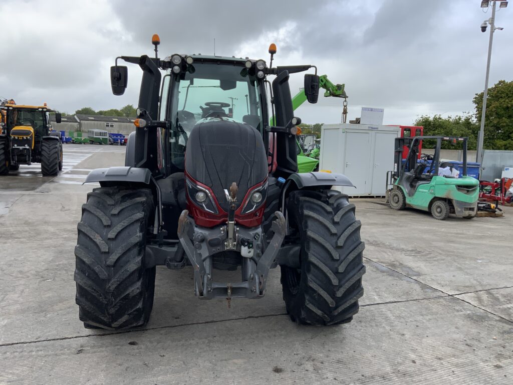 Valtra T174 Versu Unlimited Tractor (ST26322)
