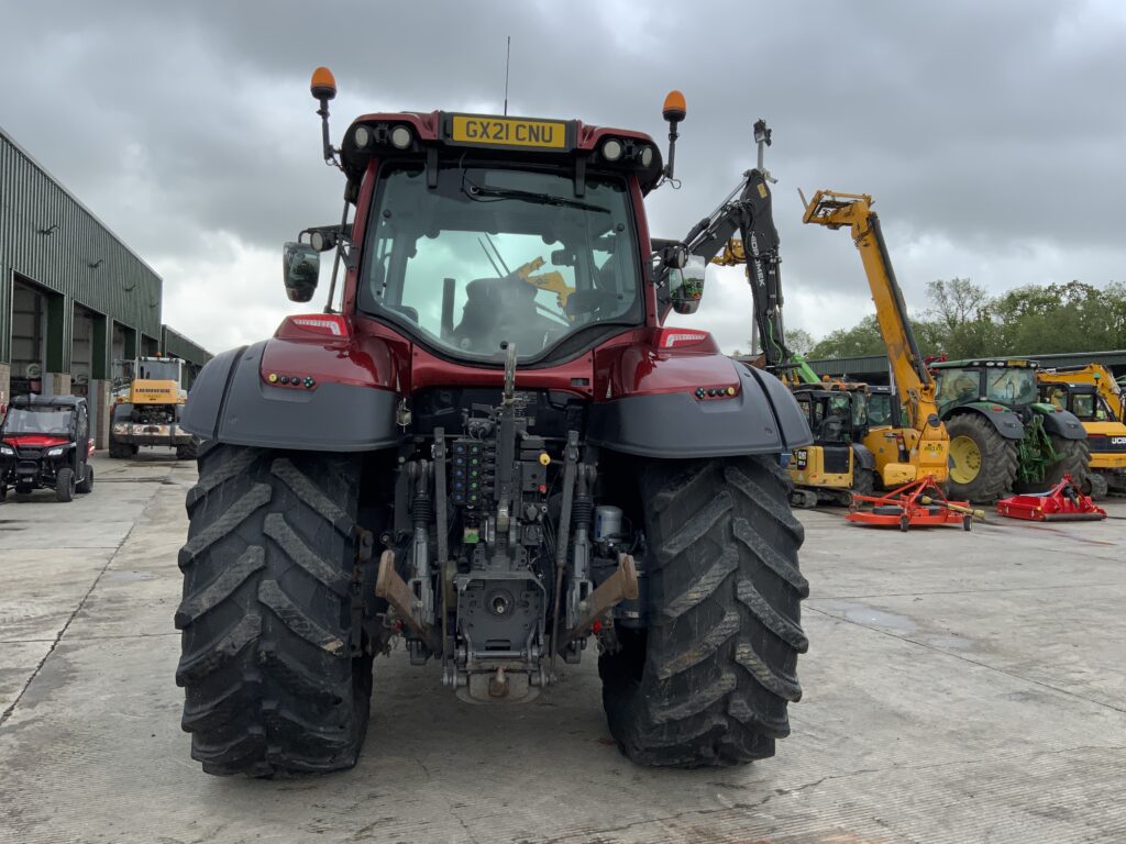 Valtra T174 Versu Unlimited Tractor (ST26322)