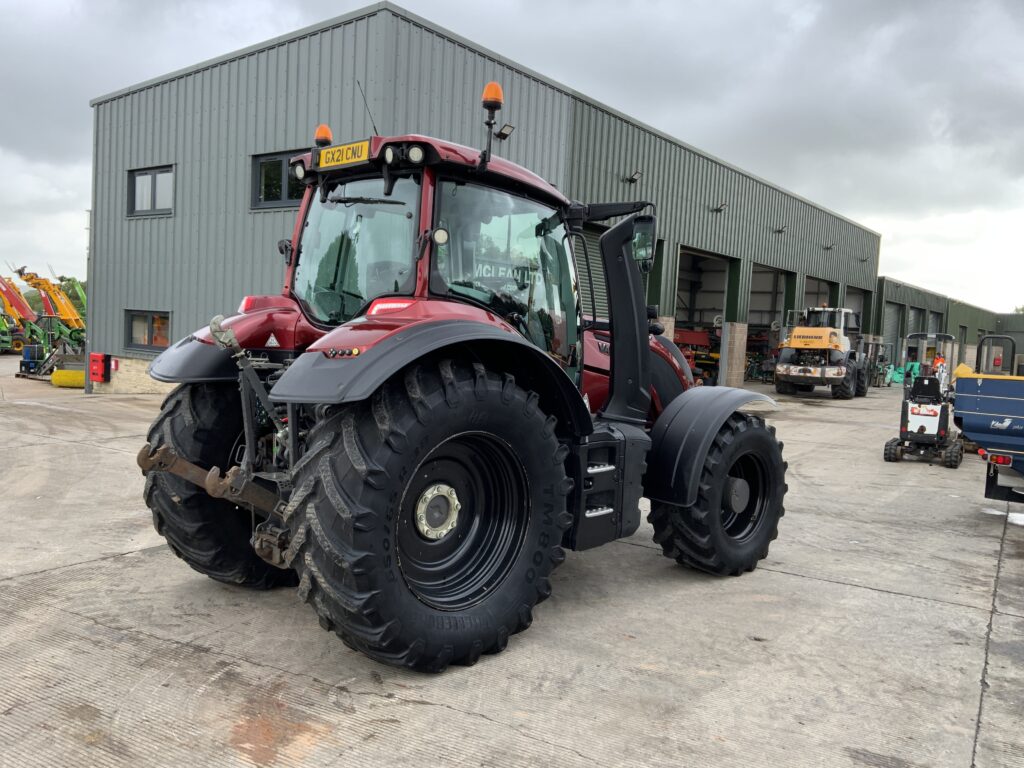 Valtra T174 Versu Unlimited Tractor (ST26322)
