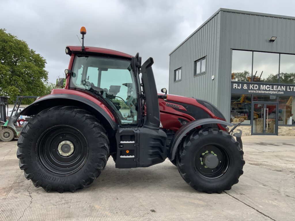 Valtra T174 Versu Unlimited Tractor (ST26322)
