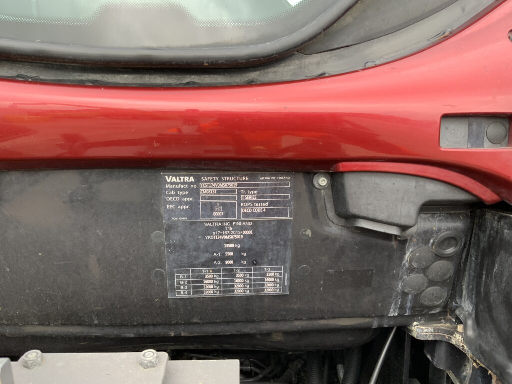 Valtra T174 Versu Unlimited Tractor (ST26322)