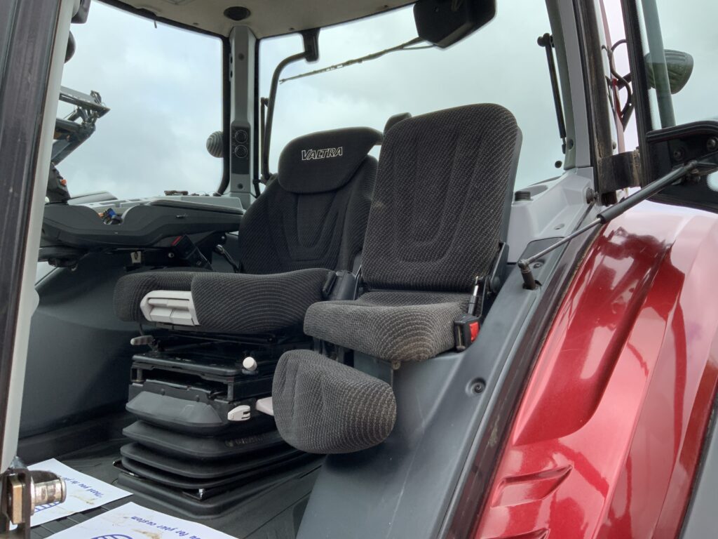 Valtra T174 Versu Unlimited Tractor (ST26322)