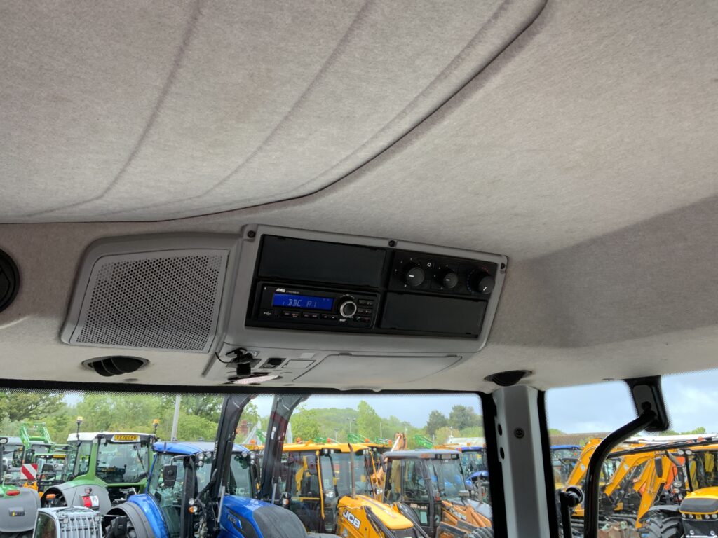 Valtra T174 Versu Unlimited Tractor (ST26322)