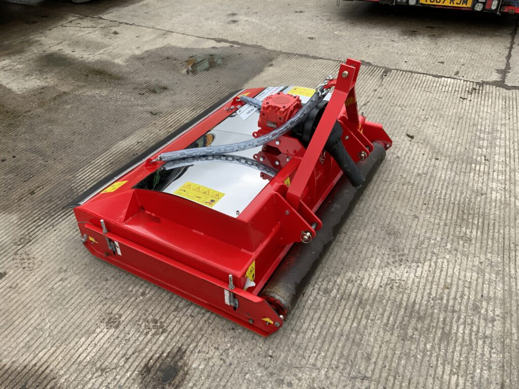 Trimax 5Ft Striker 150 Roller Topper (ST26809)