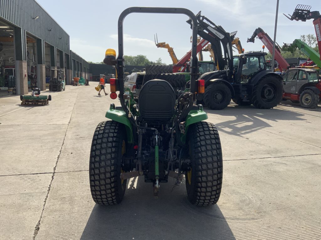 John Deere 3520 Compact Tractor (ST26871)