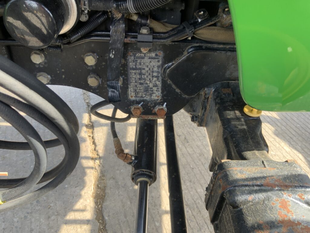 John Deere 3520 Compact Tractor (ST26871)