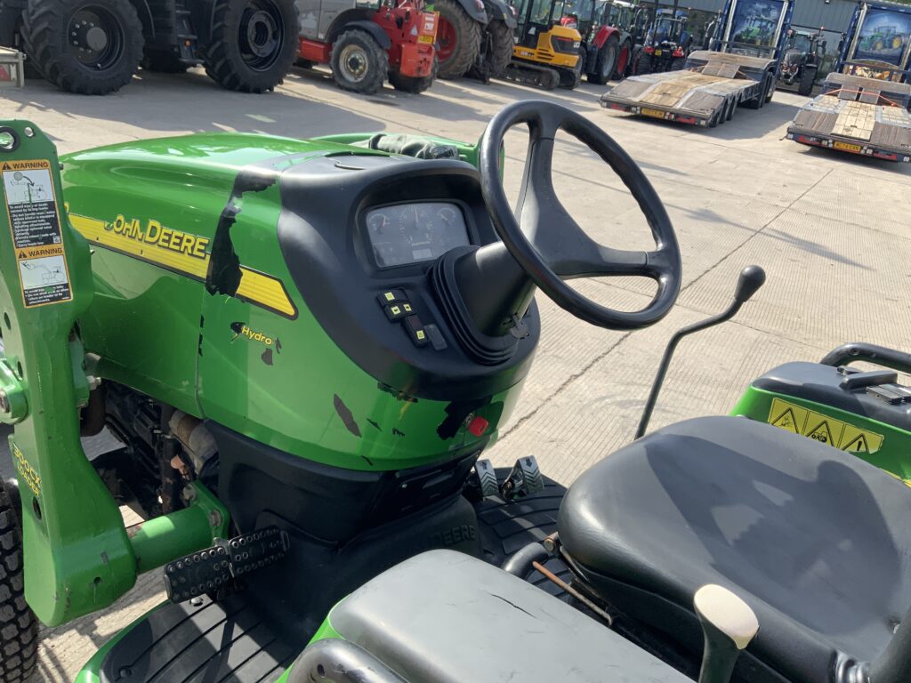 John Deere 3520 Compact Tractor (ST26871)