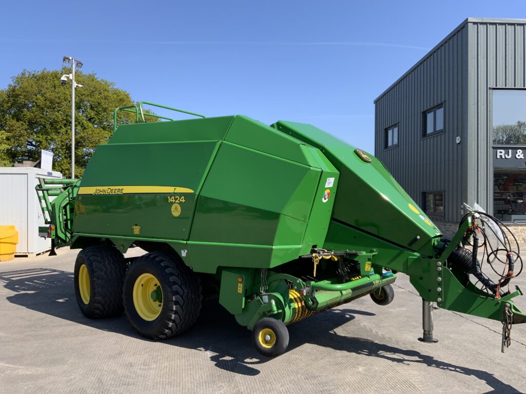 John Deere 1424H Baler(ST23218)