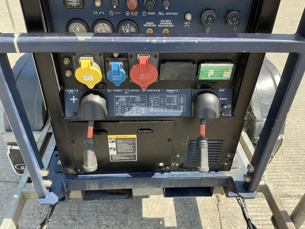 RED-D ARC WELDER-RENTALS DX500E CC/CV Diesel Welder