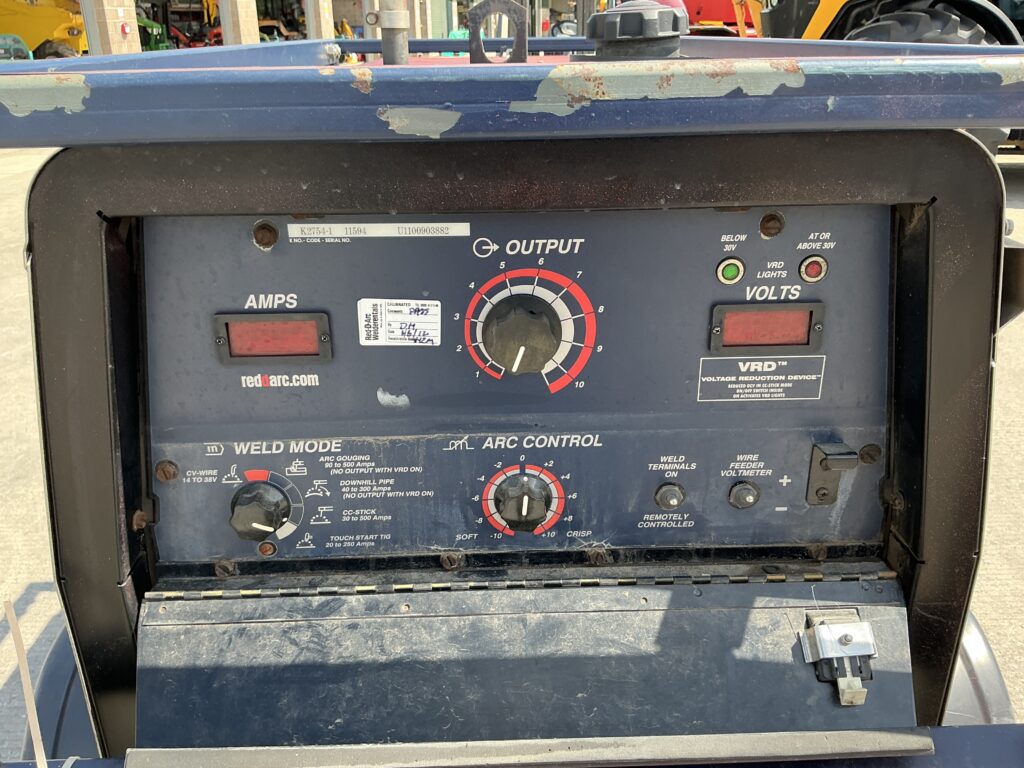 RED-D ARC WELDER-RENTALS DX500E CC/CV Diesel Welder