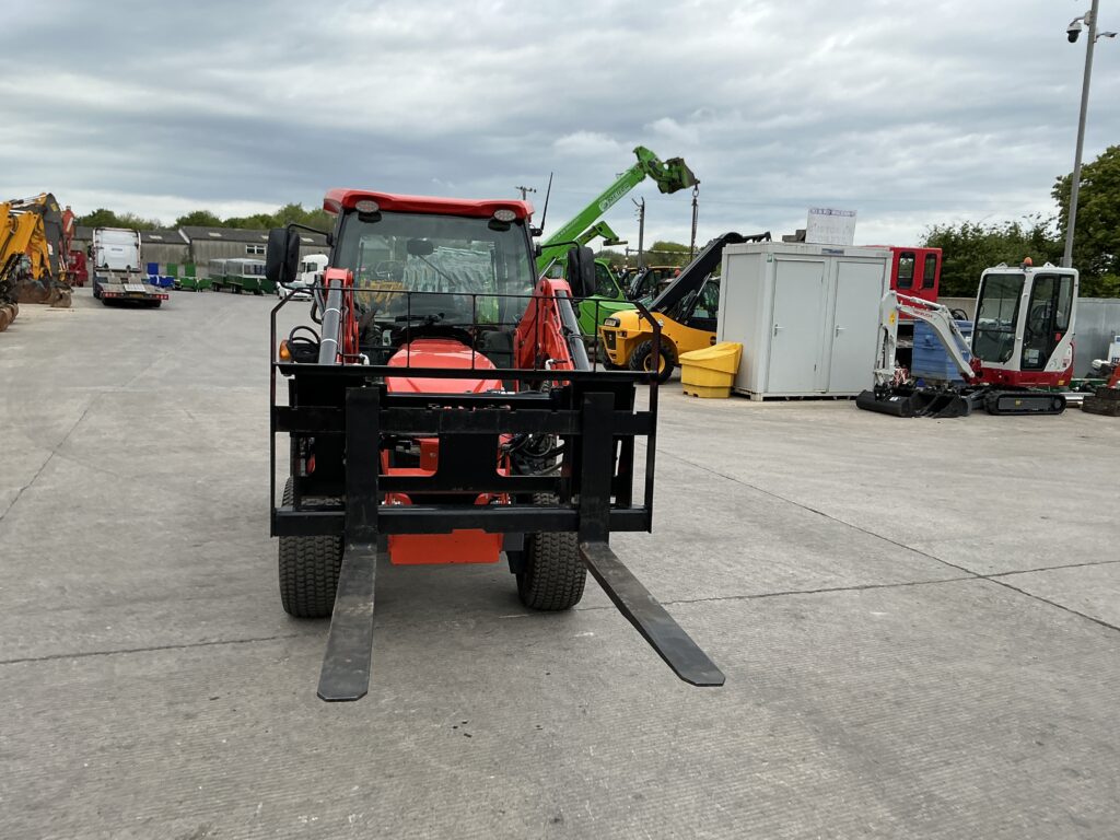 Kubota L2-522 Tractor (ST26584)
