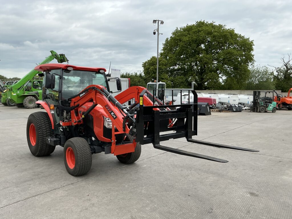 Kubota L2-522 Tractor (ST26584)