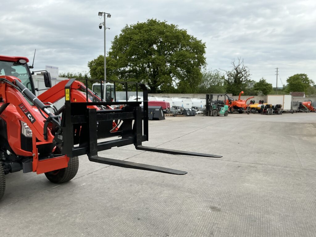Kubota L2-522 Tractor (ST26584)