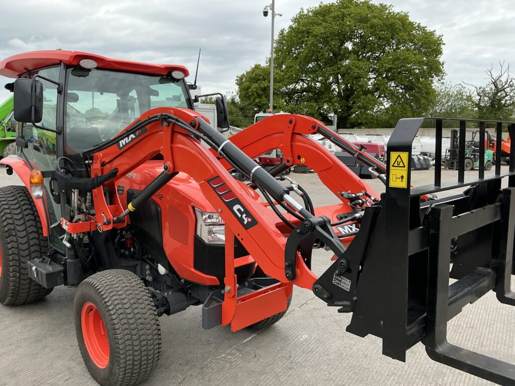 Kubota L2-522 Tractor (ST26584)