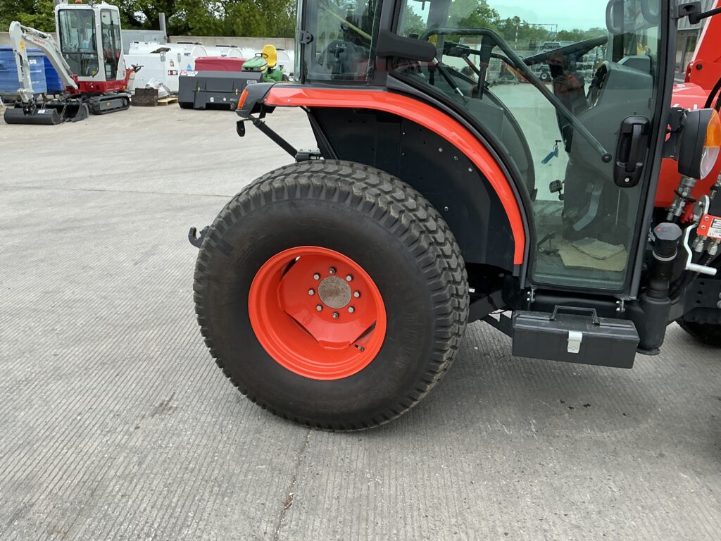Kubota L2-522 Tractor (ST26584)