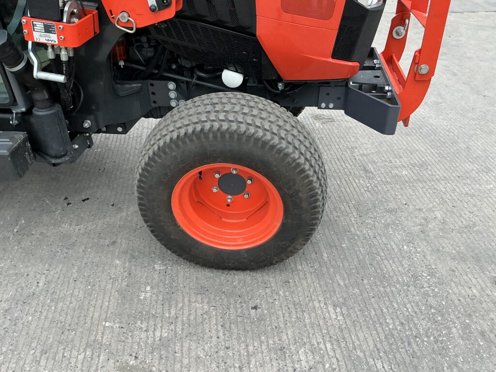 Kubota L2-522 Tractor (ST26584)