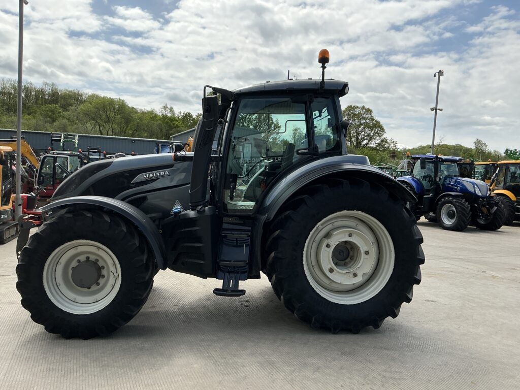 Valtra T254 Versu Tractor (ST26300)