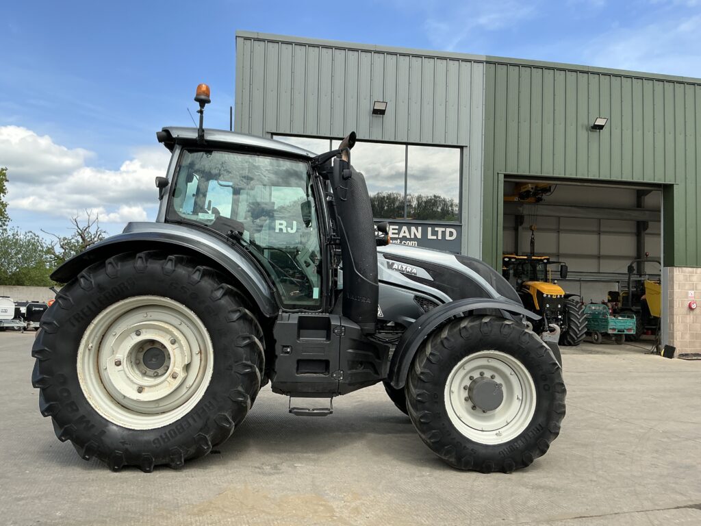 Valtra T254 Versu Tractor (ST26300)