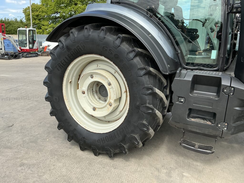 Valtra T254 Versu Tractor (ST26300)