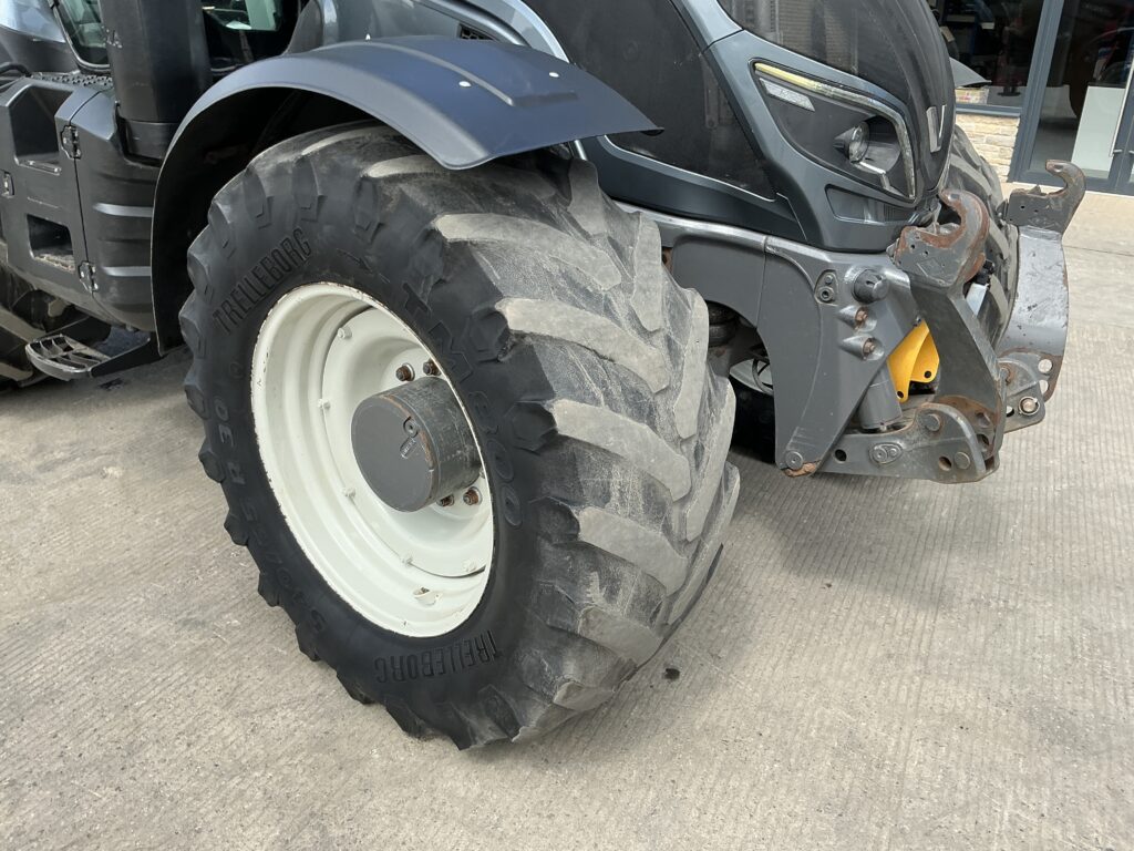 Valtra T254 Versu Tractor (ST26300)