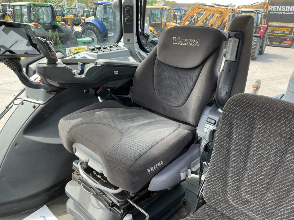 Valtra T254 Versu Tractor (ST26300)