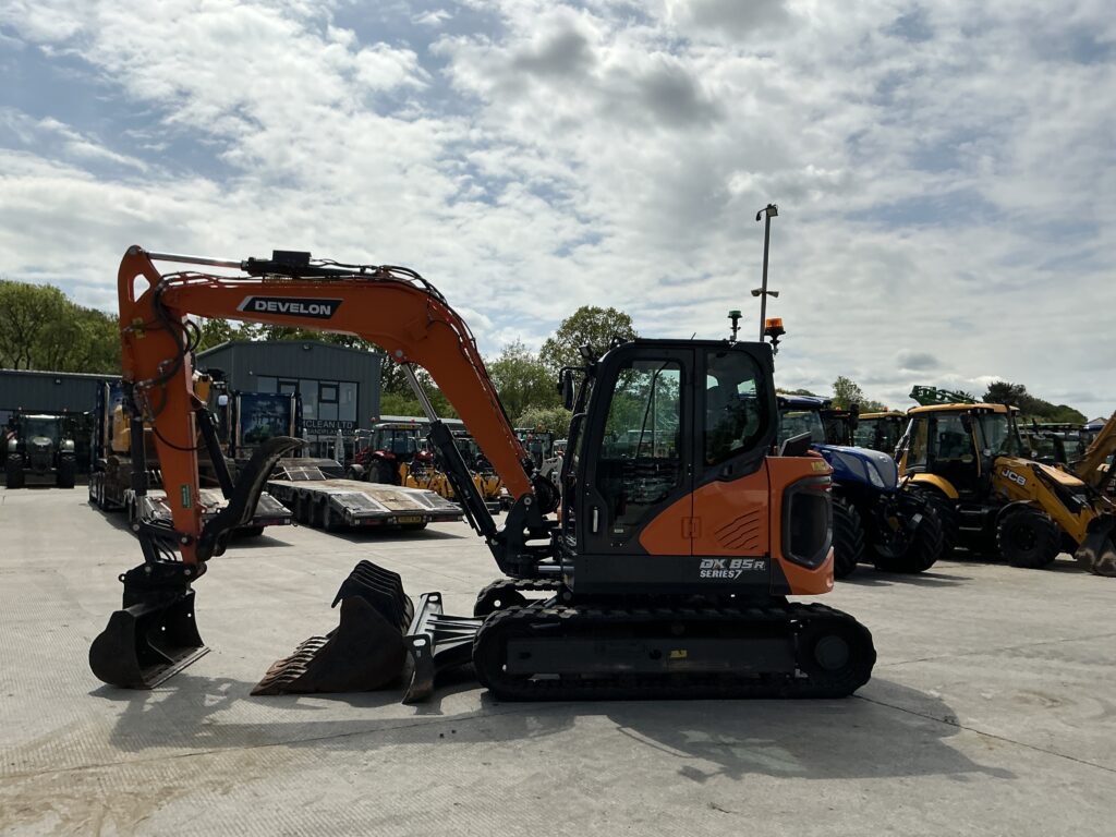 Develon DX85R Series 7 Digger (ST26568)