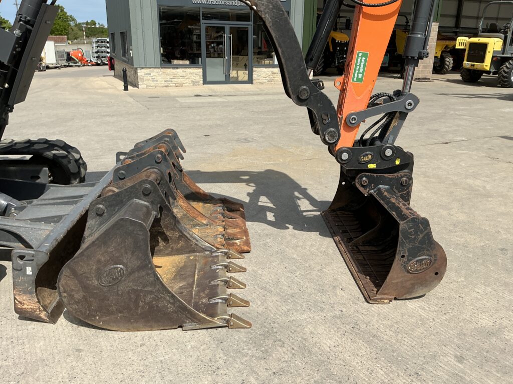 Develon DX85R Series 7 Digger (ST26568)