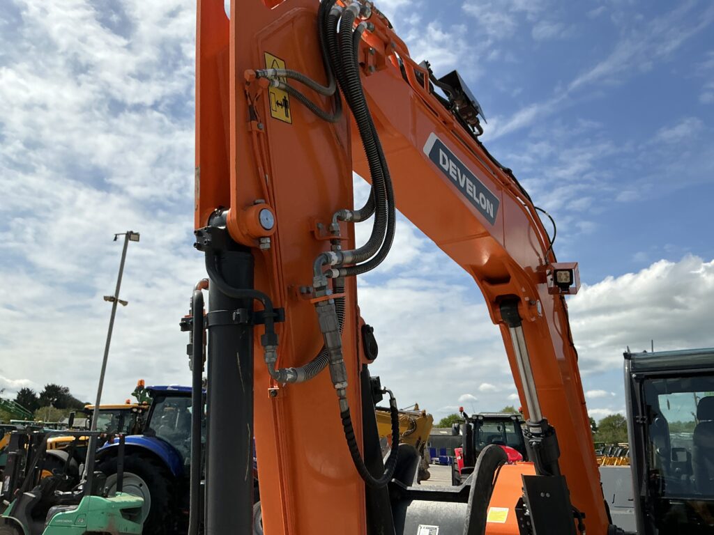 Develon DX85R Series 7 Digger (ST26568)